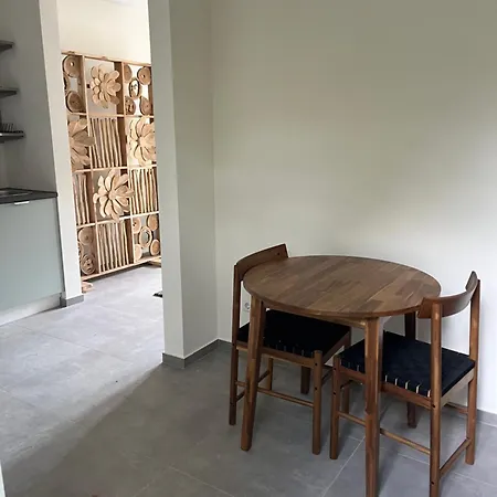 Teak Διαμέρισμα